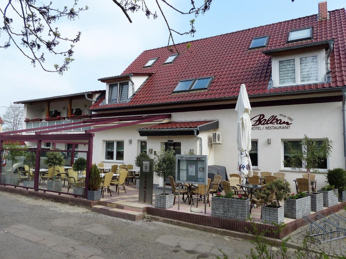 Hotel/Restaurant Balkan Sömmerda エクステリア 写真