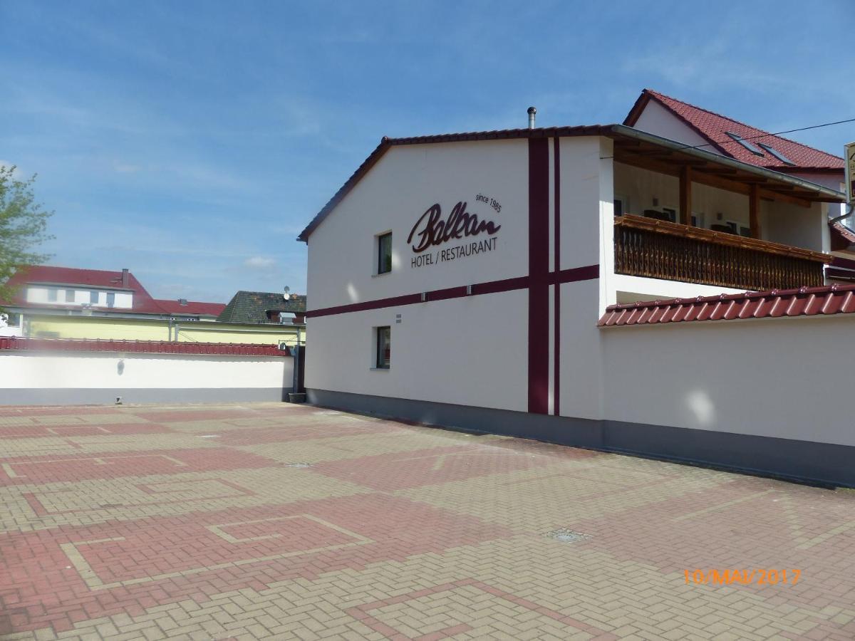 Hotel/Restaurant Balkan Sömmerda エクステリア 写真